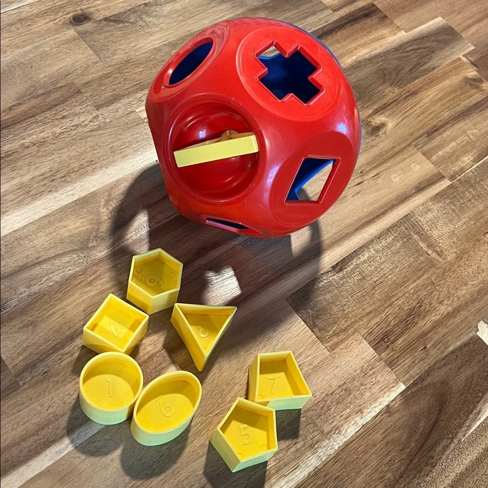 Vintage Tupperware shape o ball toy children